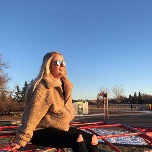 Meet your Posher, Mack